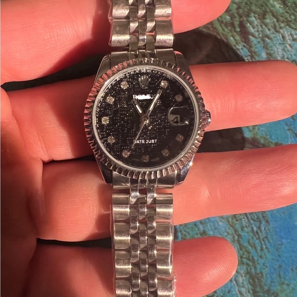 Luxury Watch for women - Silver color - NEW - Picture 4 of 7